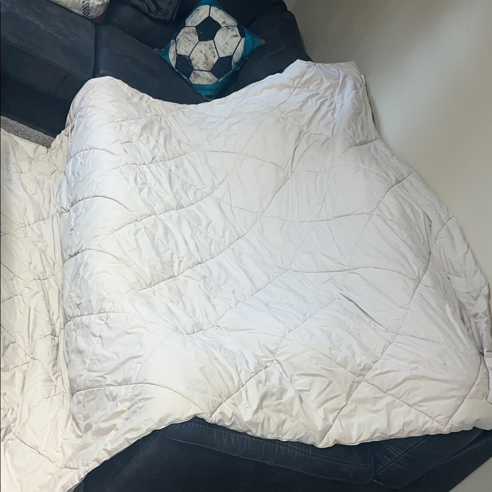 Luxurious khaki color Comforter